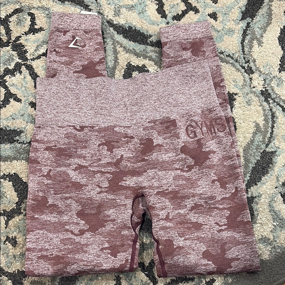 Gymshark Camo Leggings - burgundy